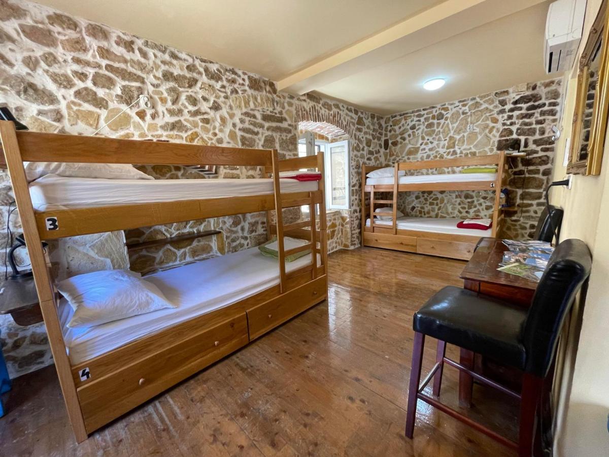 זאדאר Tequila Bar Hostel (Adults Only) מראה חיצוני תמונה