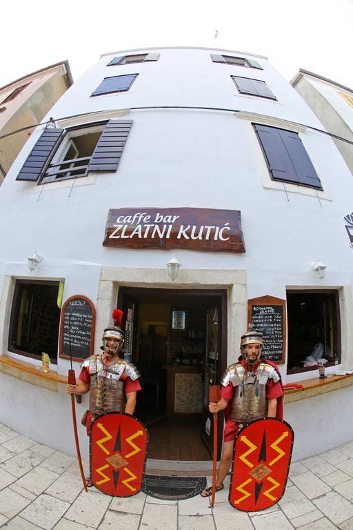 זאדאר Tequila Bar Hostel (Adults Only) מראה חיצוני תמונה